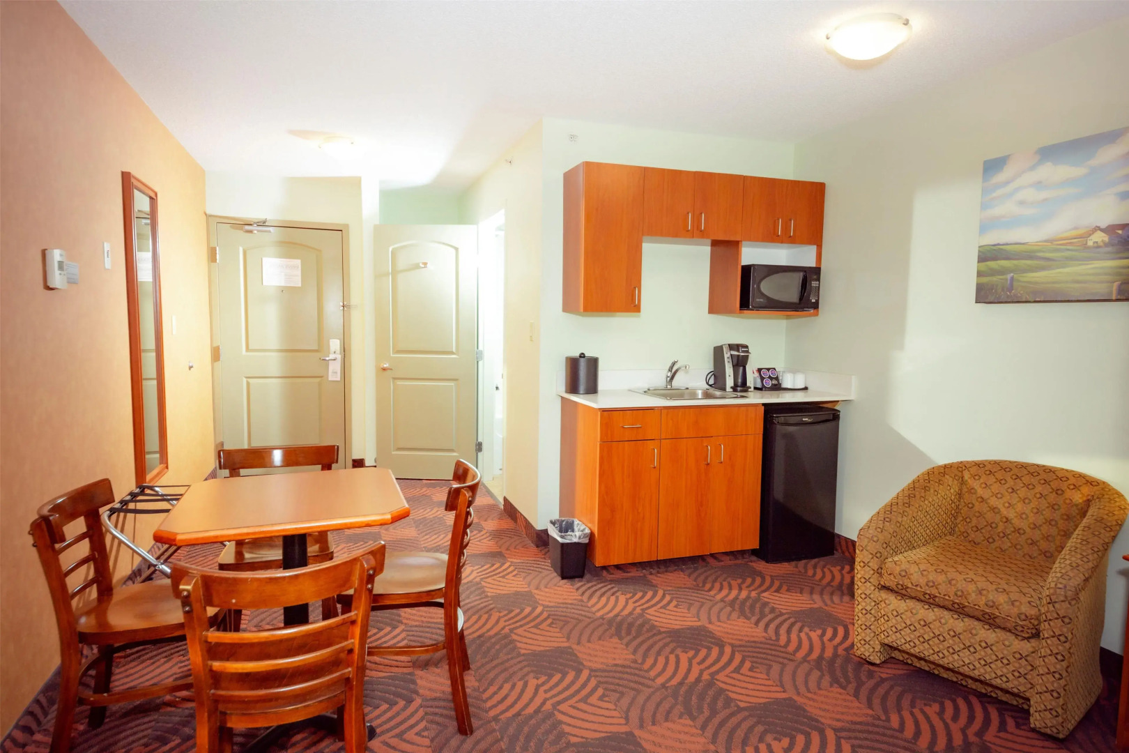 Service Plus Inns and Suites Calgary