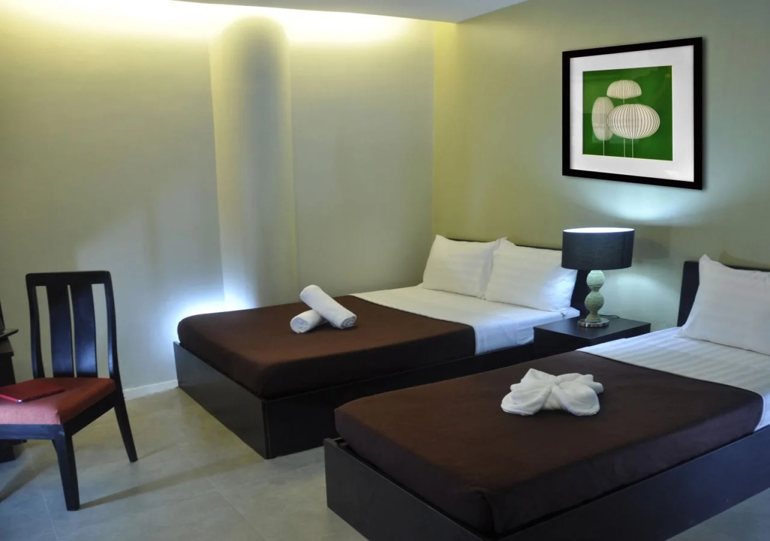 One Hive Hotel and Suites