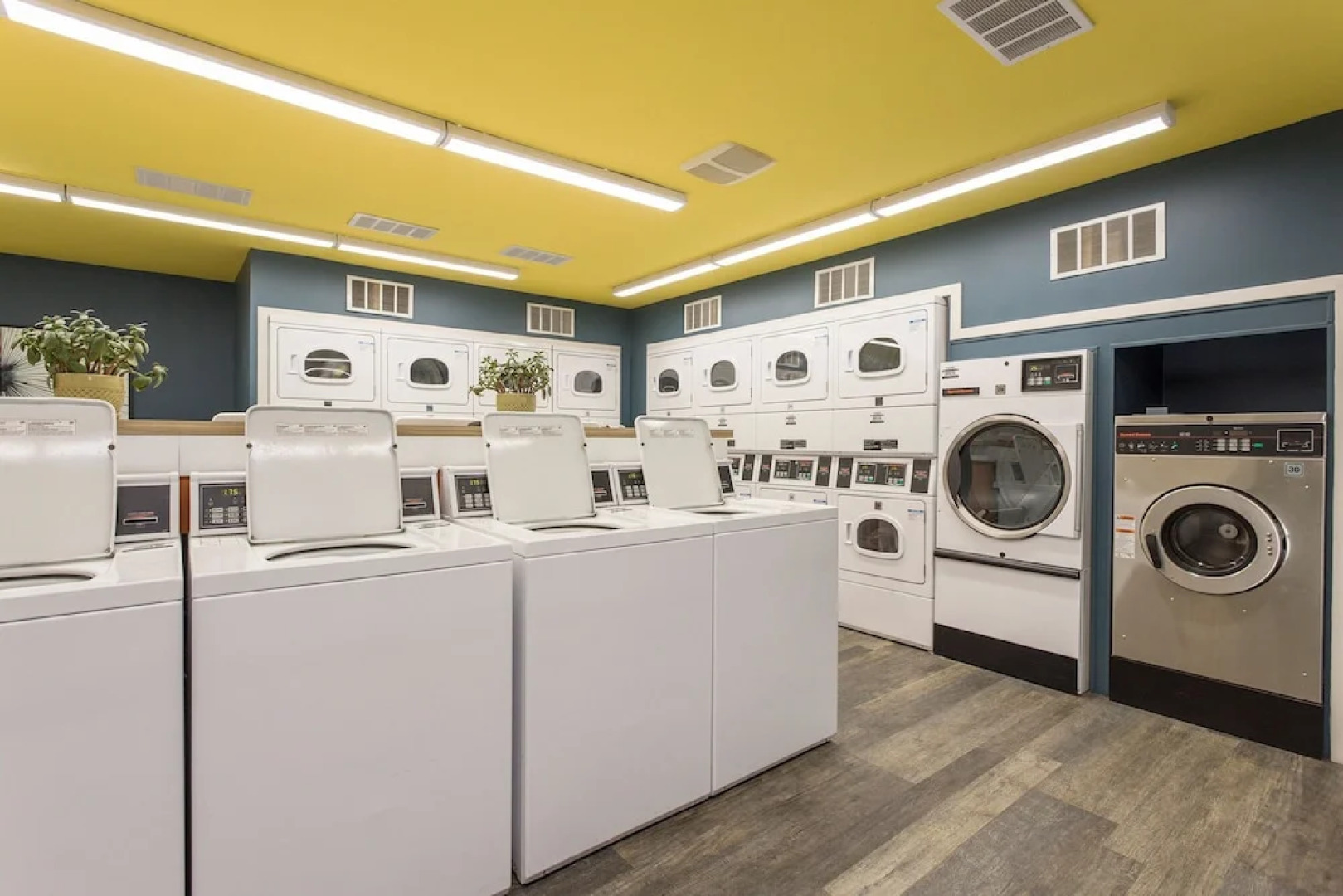 Relaxing St. Louis Getaway + Resort Amenities