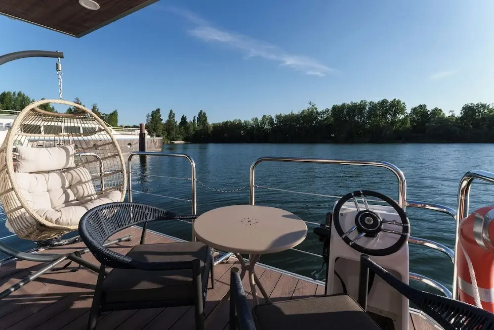 L'Escale Royale Port Ilon Seine Giverny