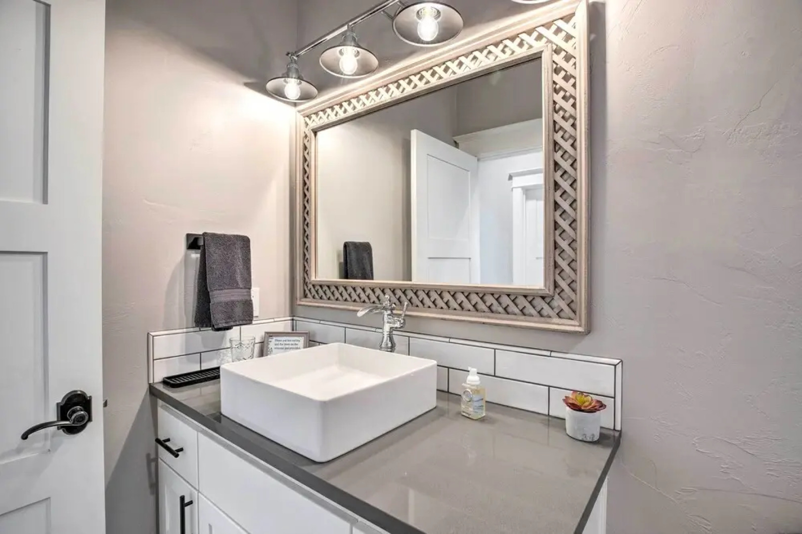 Cozy Depoe Bay Home < 1 Mi to Pirate Cove!