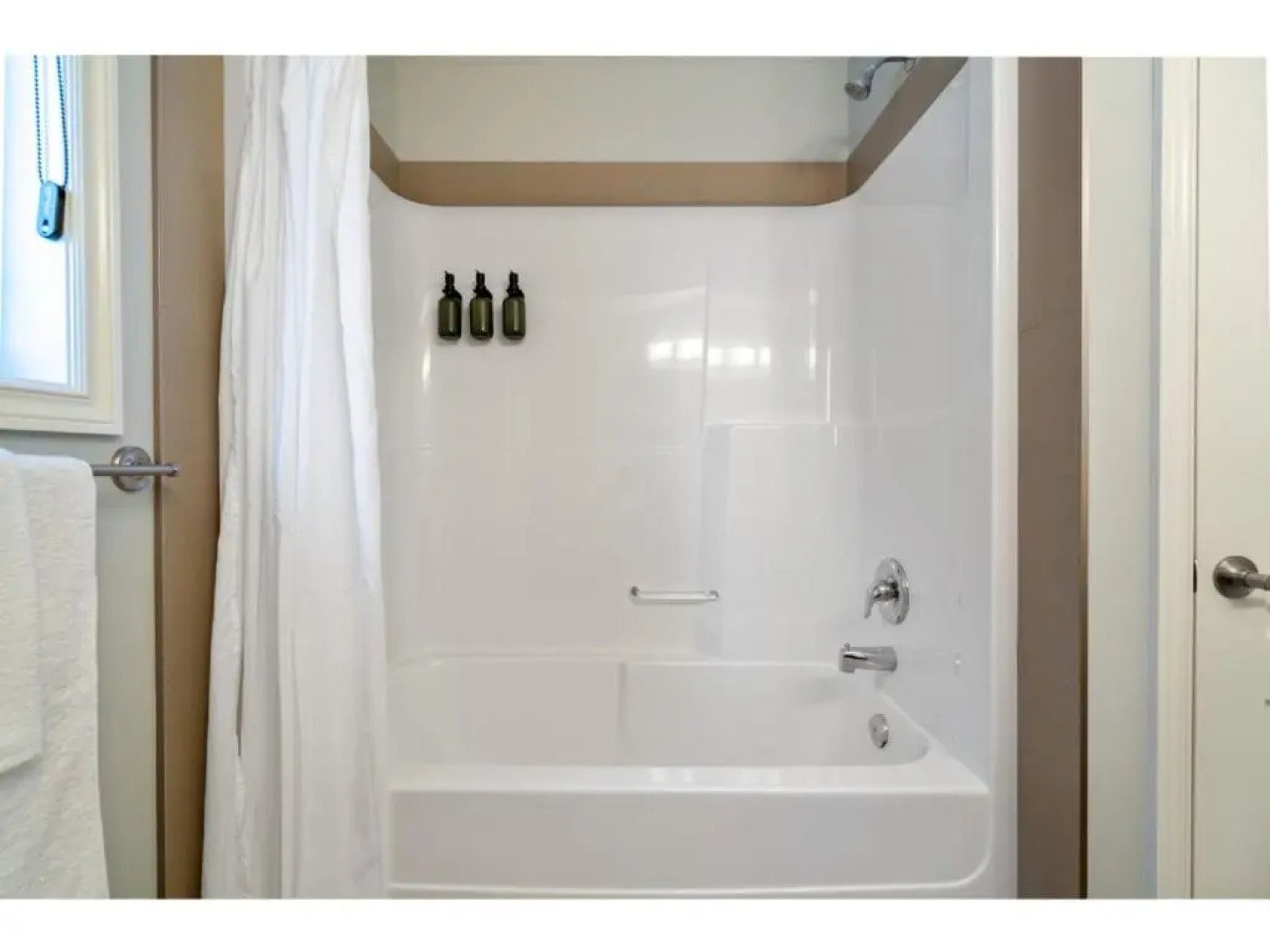 The Saturday I Sleeps 16 I BBQ & Patio I Fire Pit