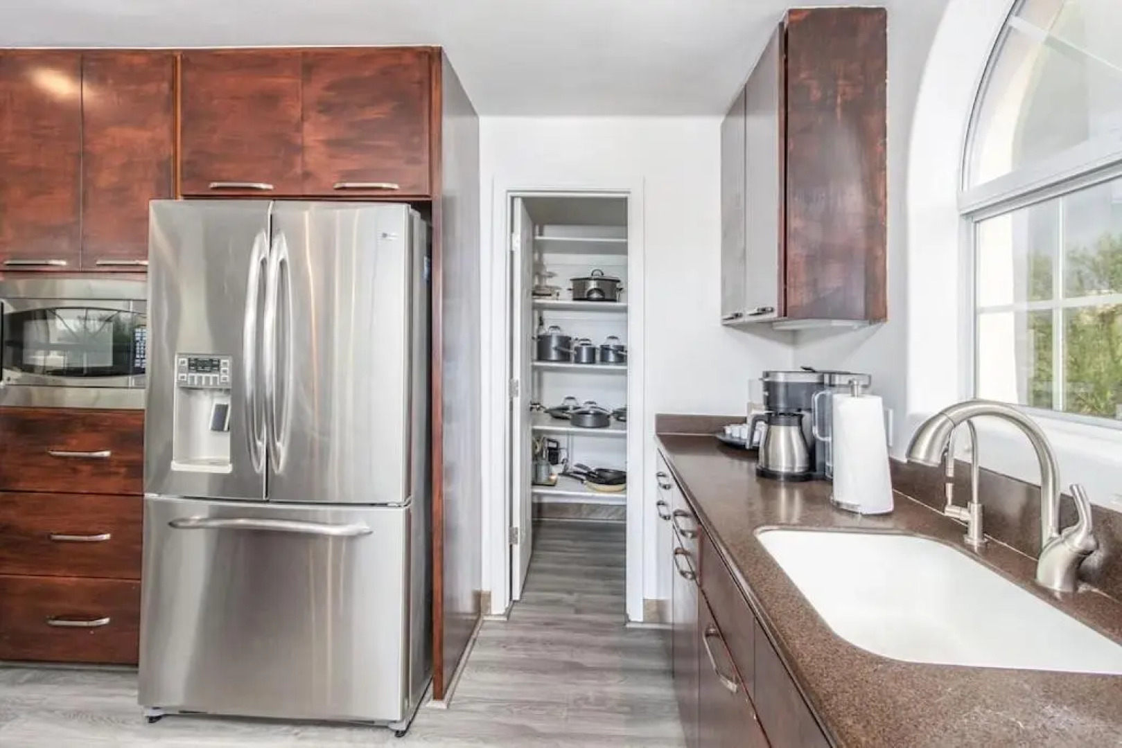 Luxury Estate in Prime Location w Panoramic views of Lake Havasu