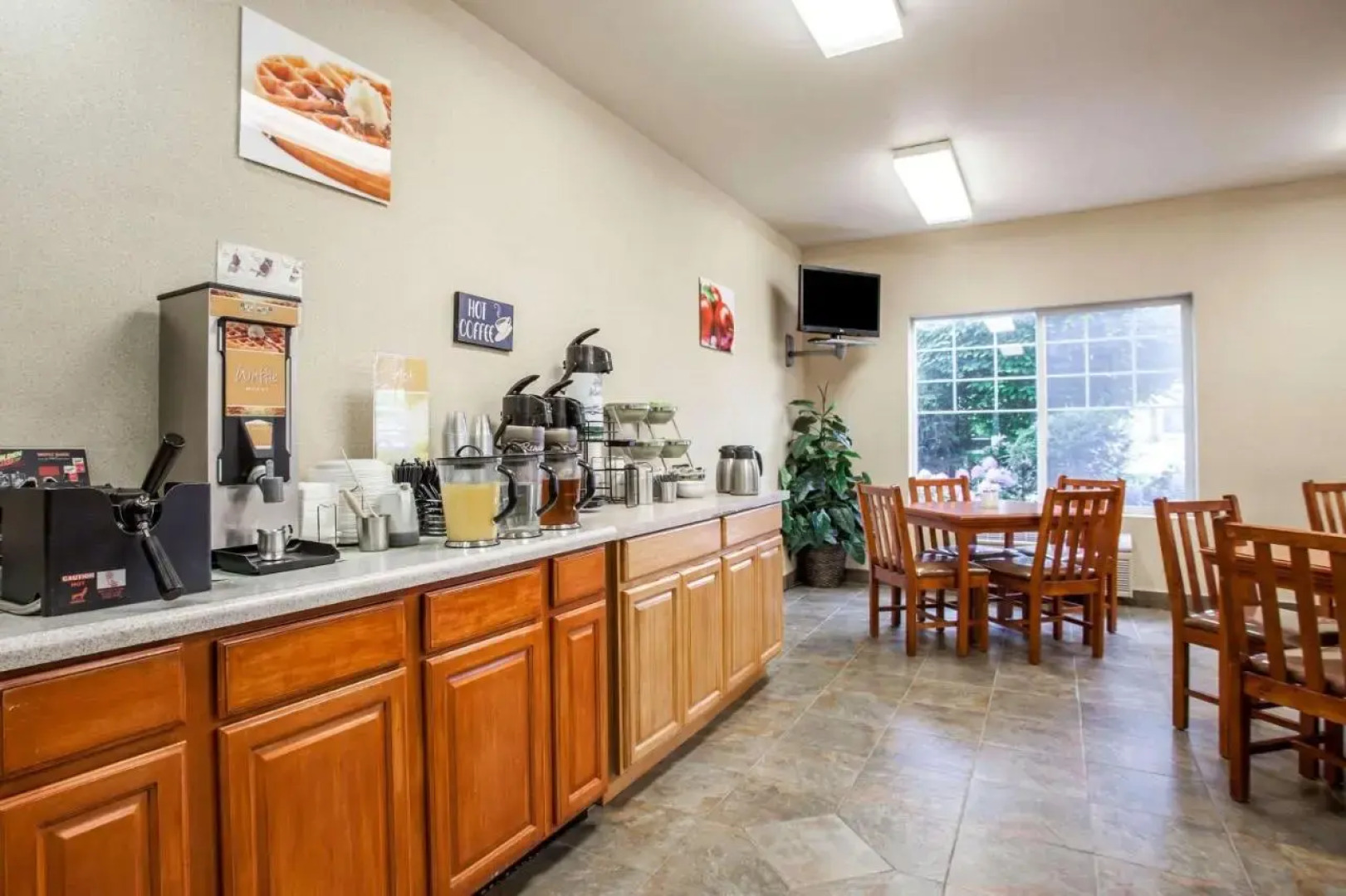 Quality Inn & Suites - 3 Stars