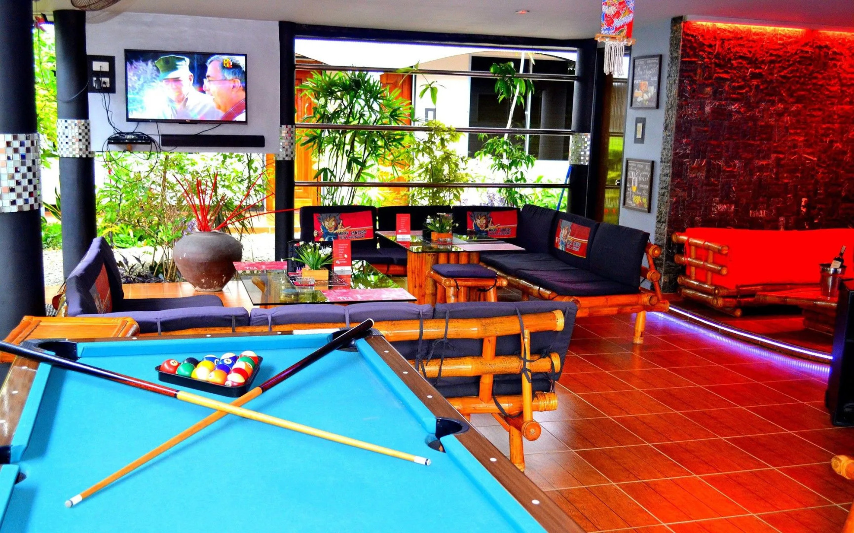 Micky Santoro Hotel & Restaurant