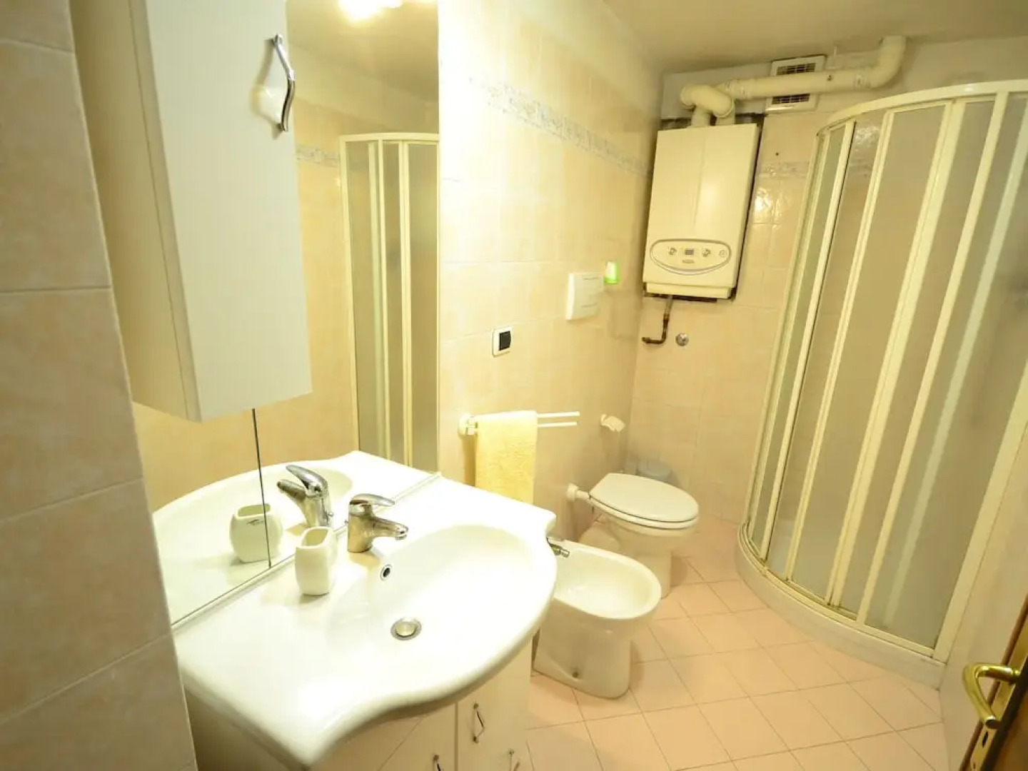 Cozy Holiday Home with a Jacuzzi in Montopoli