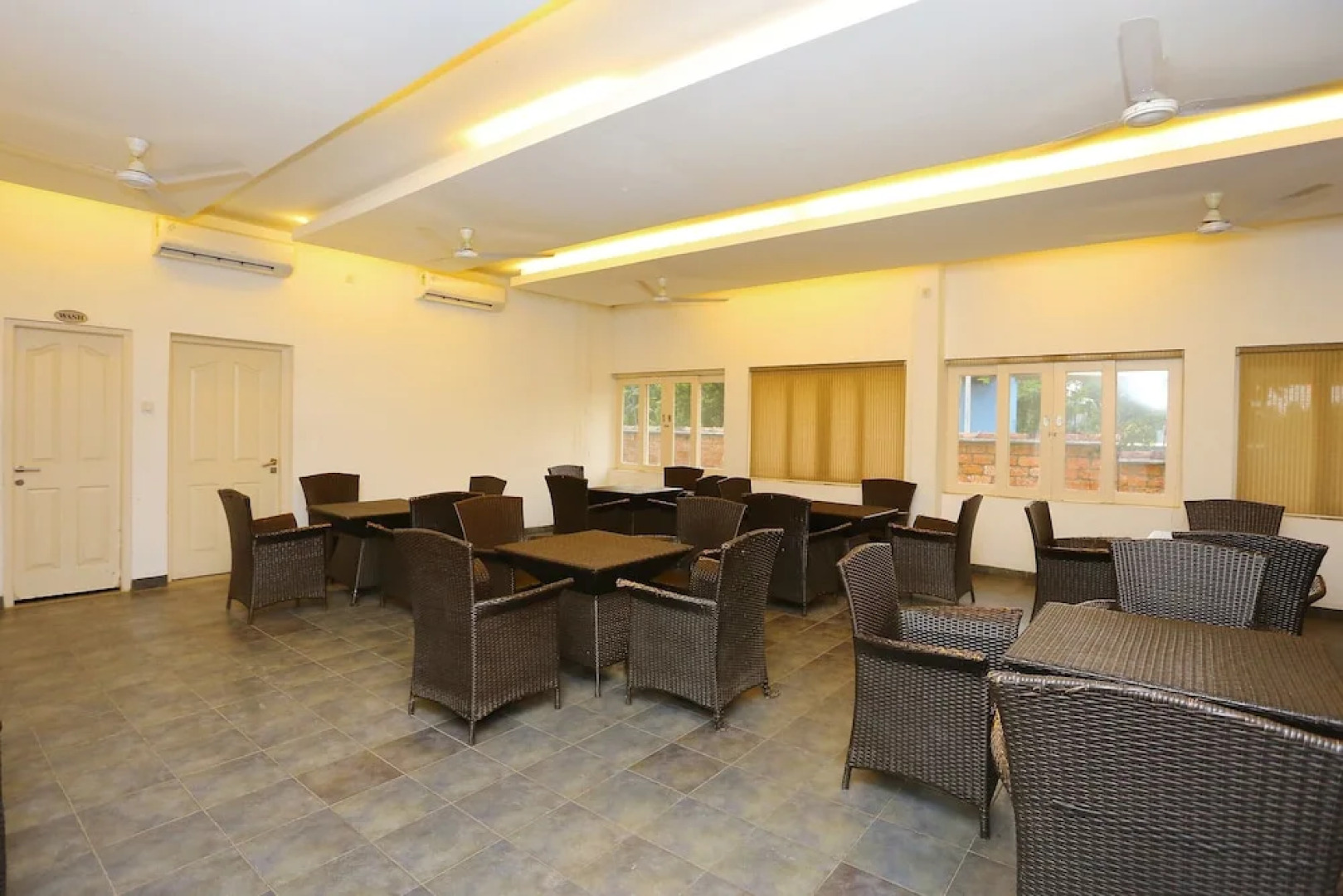 Capital O 29855 Island Inn