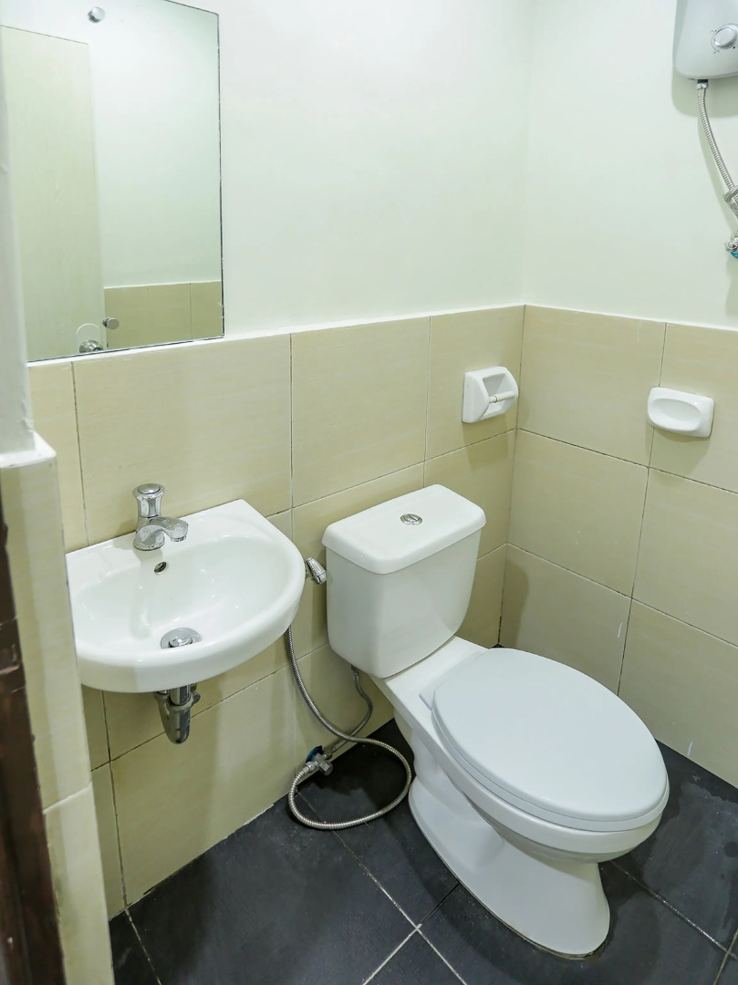 Jrja Suites by OYO Rooms