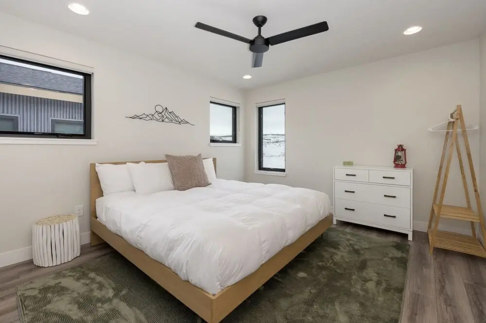 Buckhorn Cabin 4 Bedroom Cabin by RedAwning