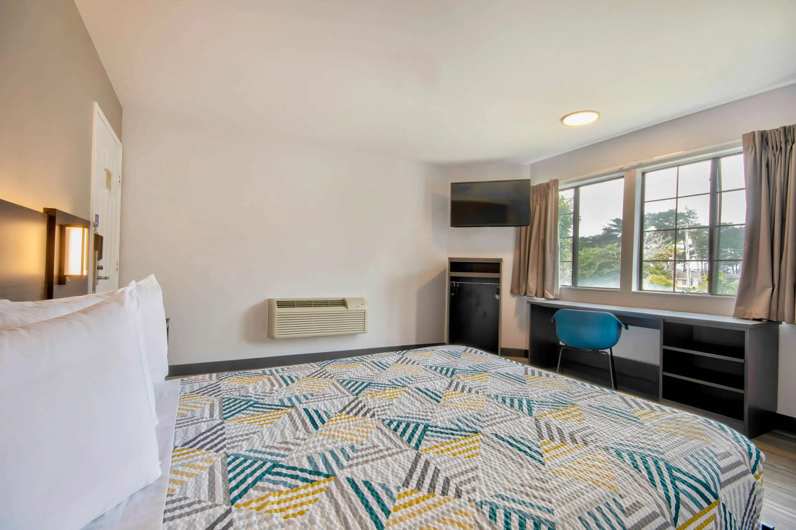 Motel 6 Marina, CA - Monterey