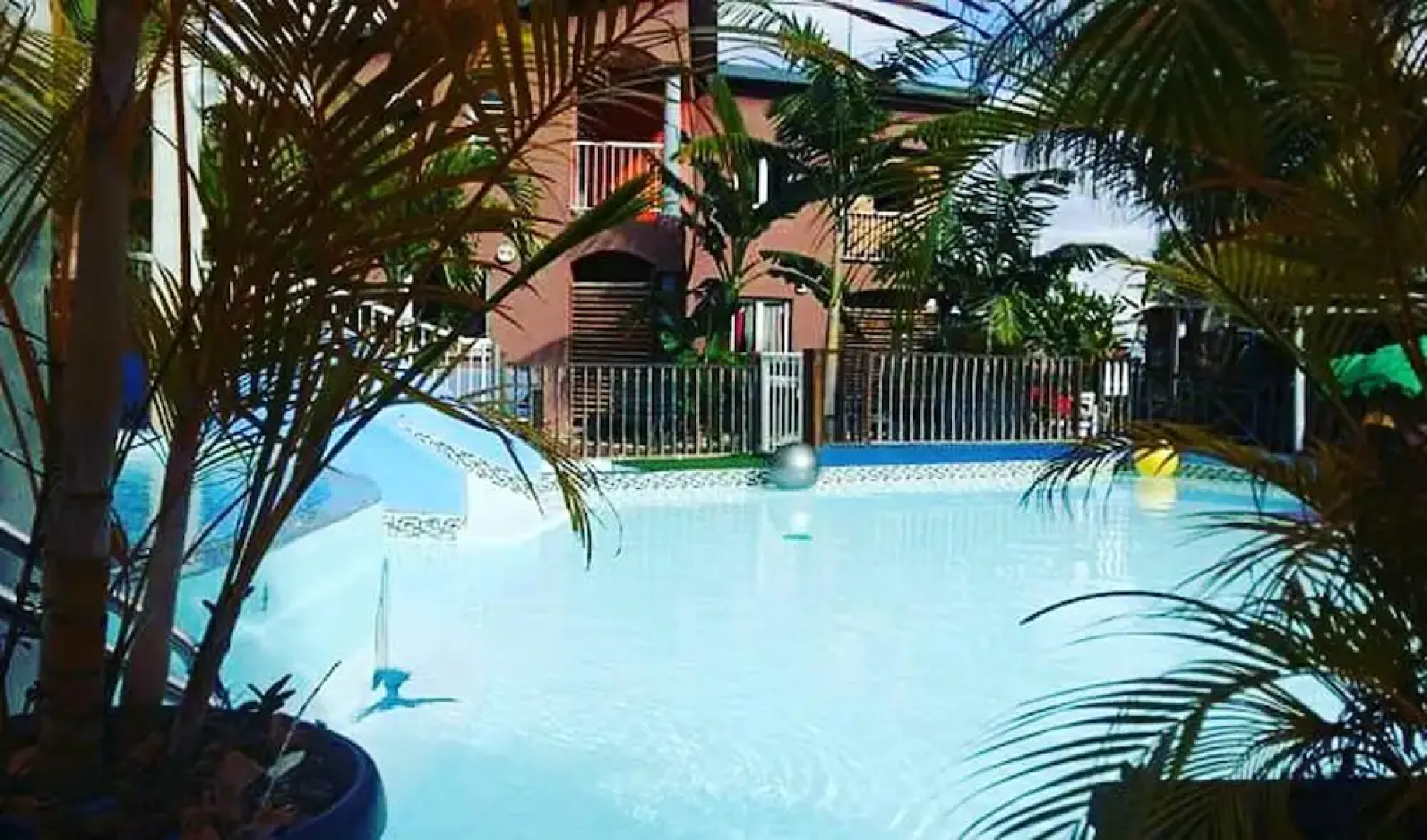 Apartment With 2 Bedrooms in Avirons, With Pool Access, Enclosed Garde