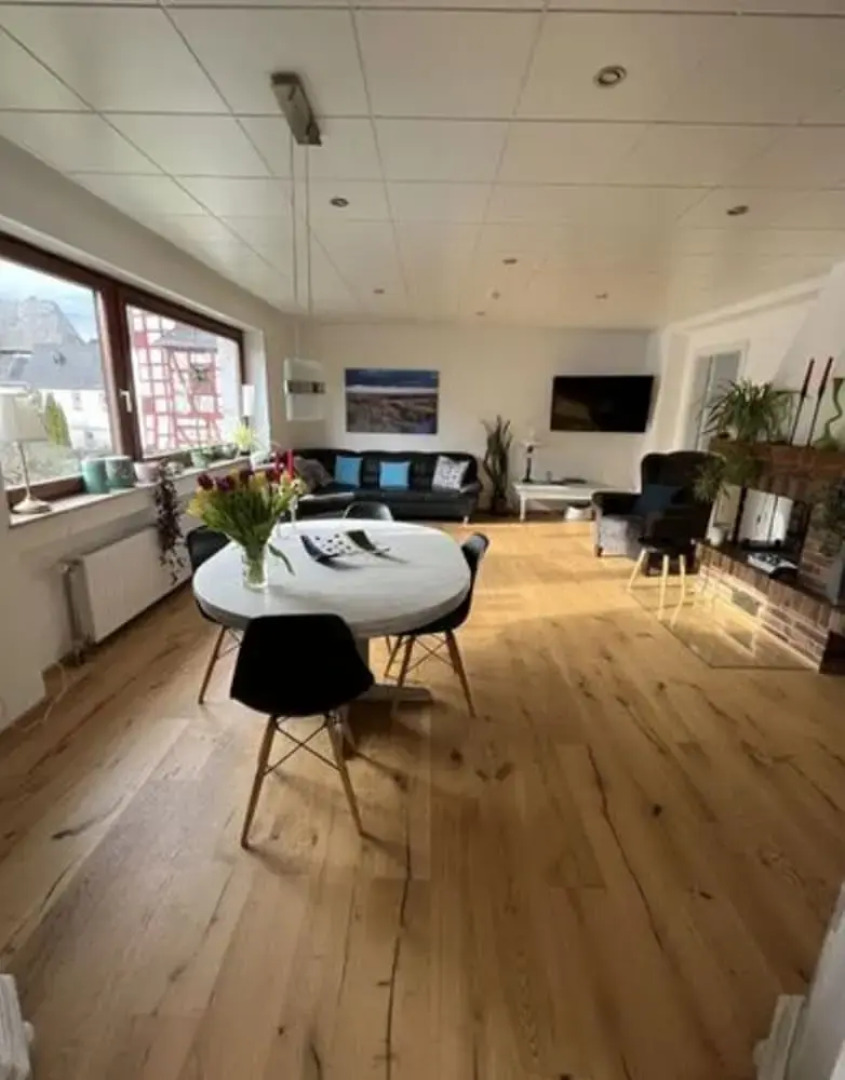 Holiday Apartment by the Pond