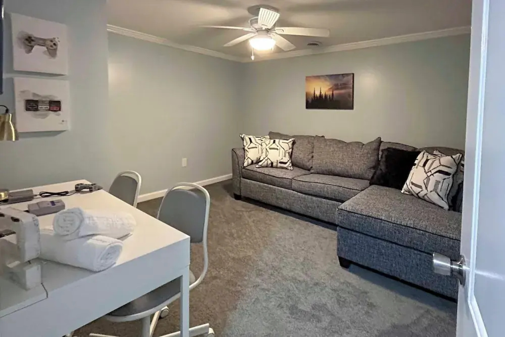 Poconos Escape w/ Hot Tub & Fire Pit