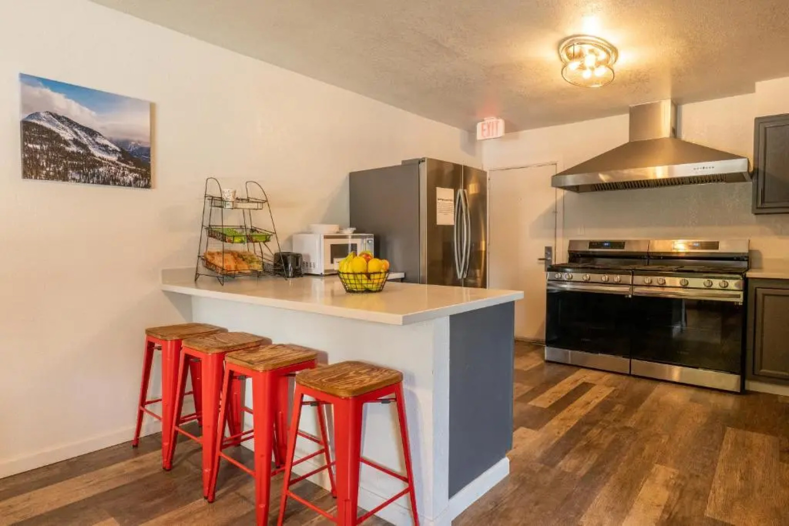 The Junction Hotel and Hostel