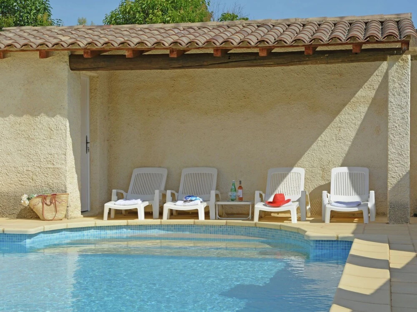 Beautiful Villa in Flaux With Swimming Pool