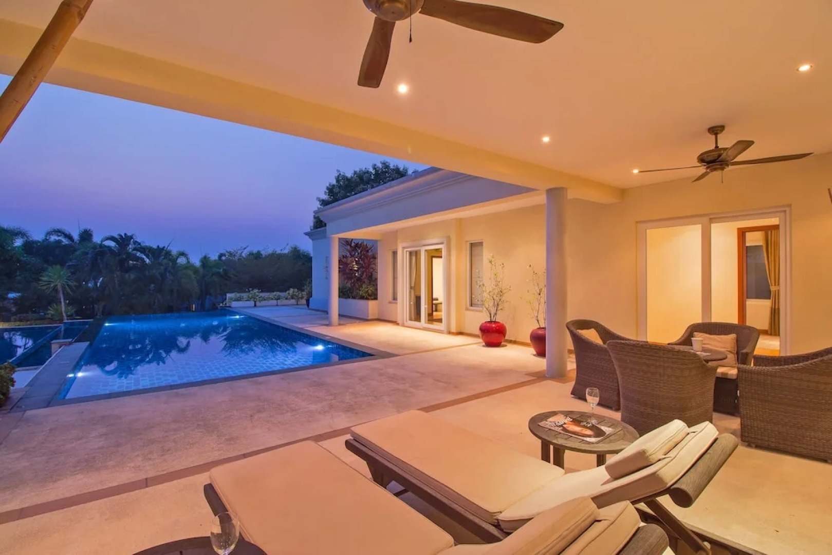 Pattaya Sunset Villa 4 Bedroom Sleeps 8