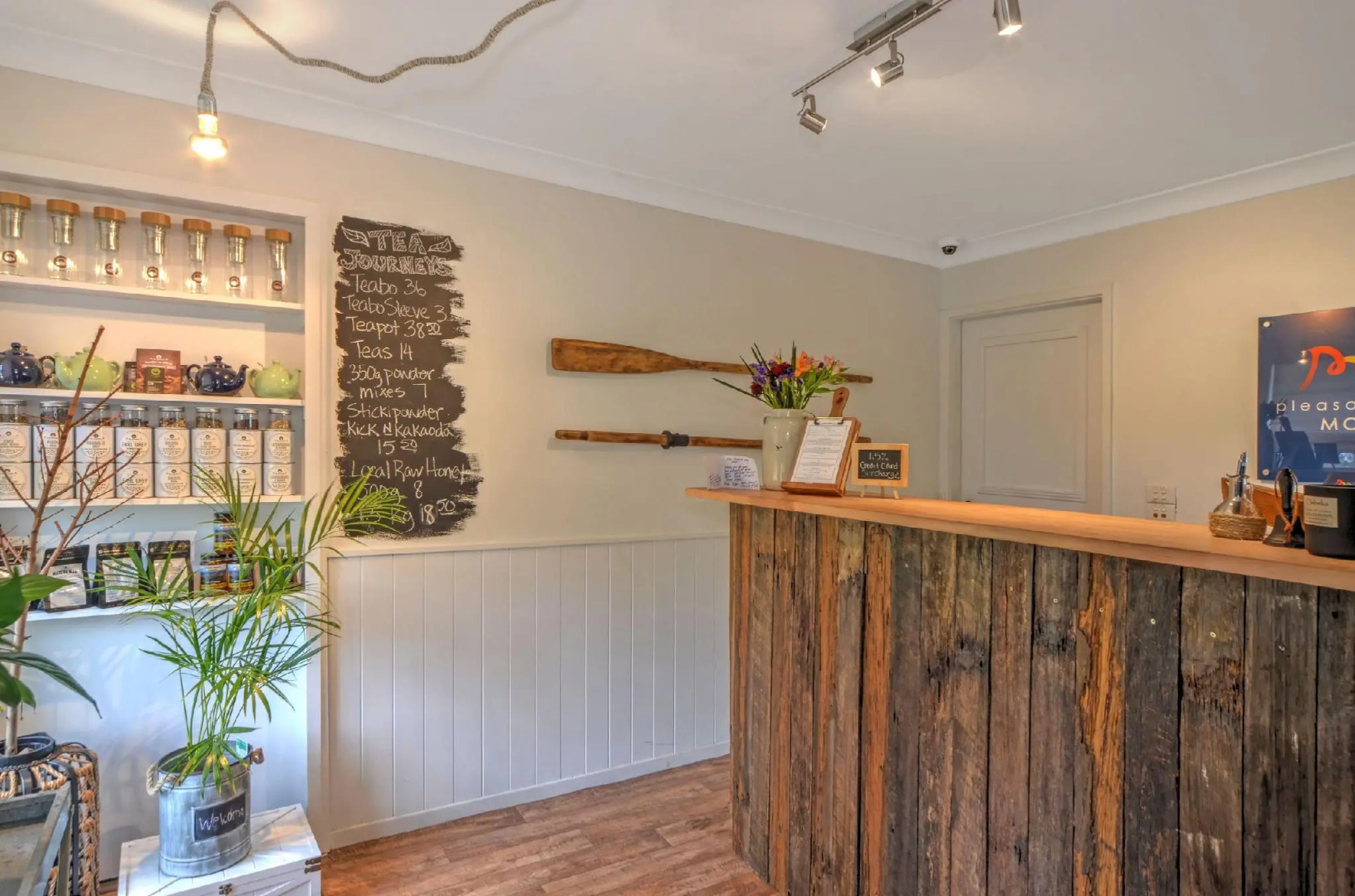 Pleasant Way River Lodge