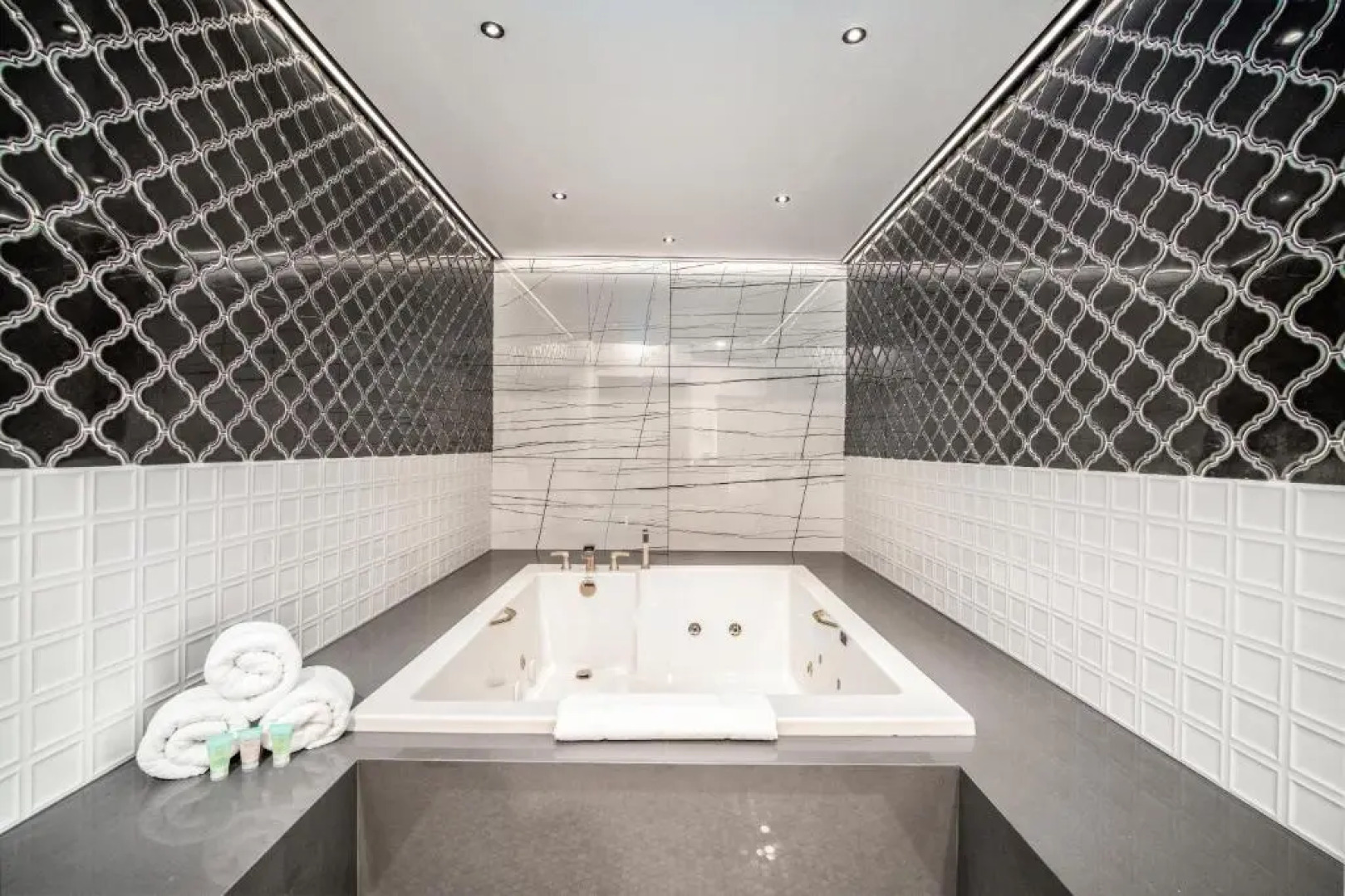 Aspire Inn Studios & Spas