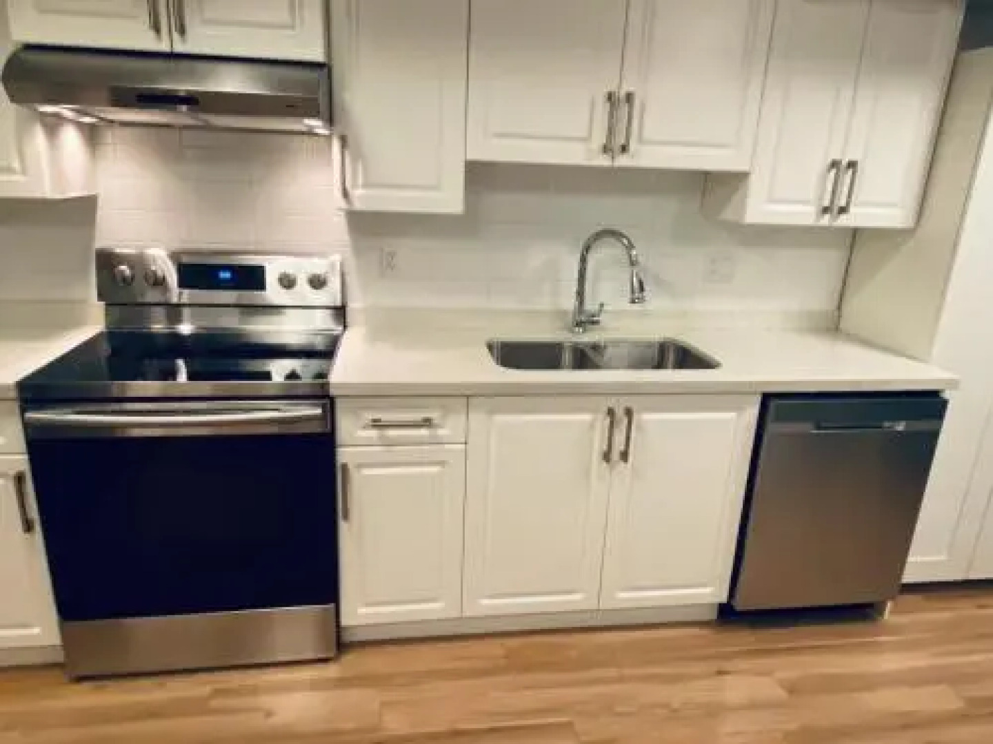 Brand New 2 Brdm Suite - New House