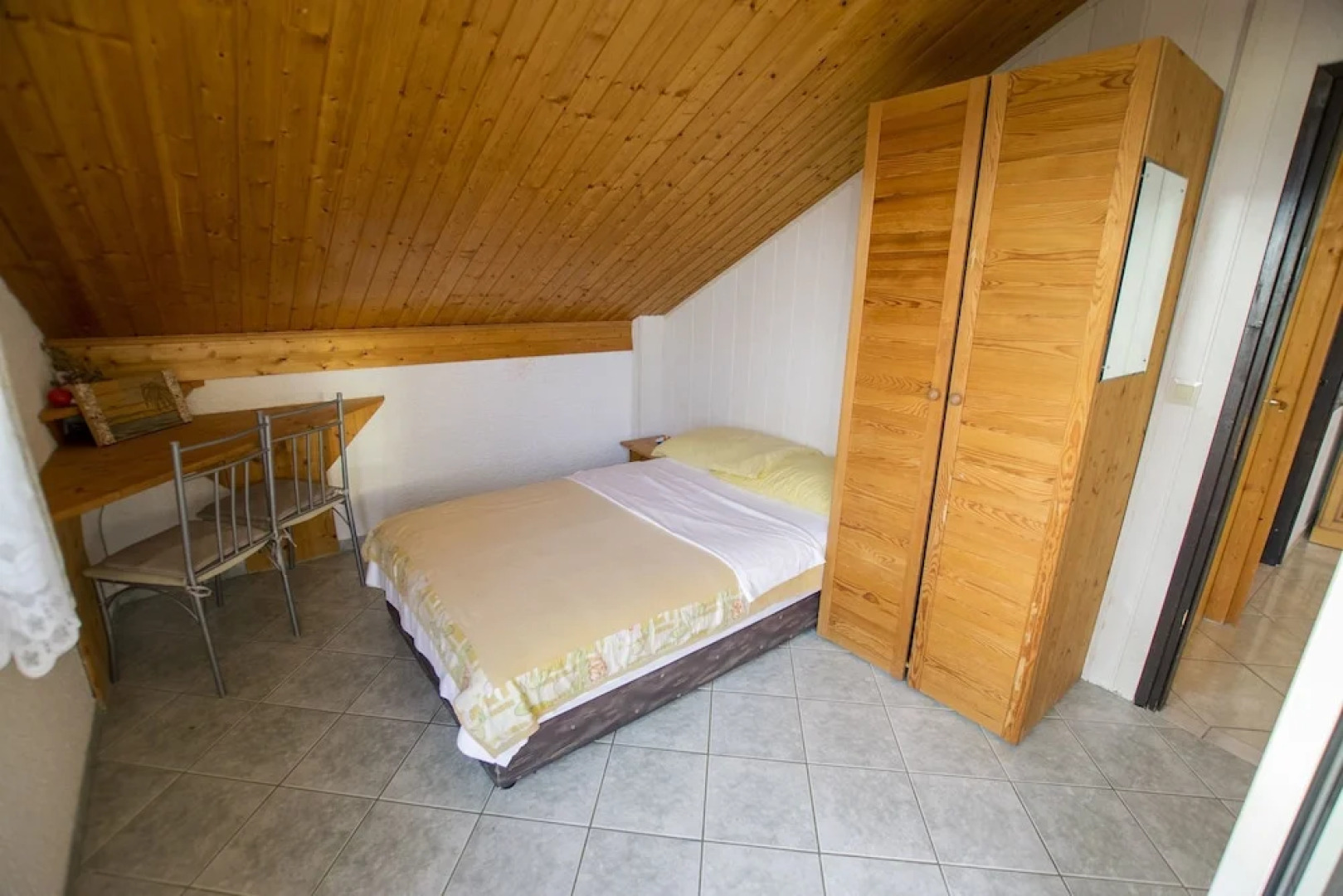 Apartments Juric-on Quiet Location