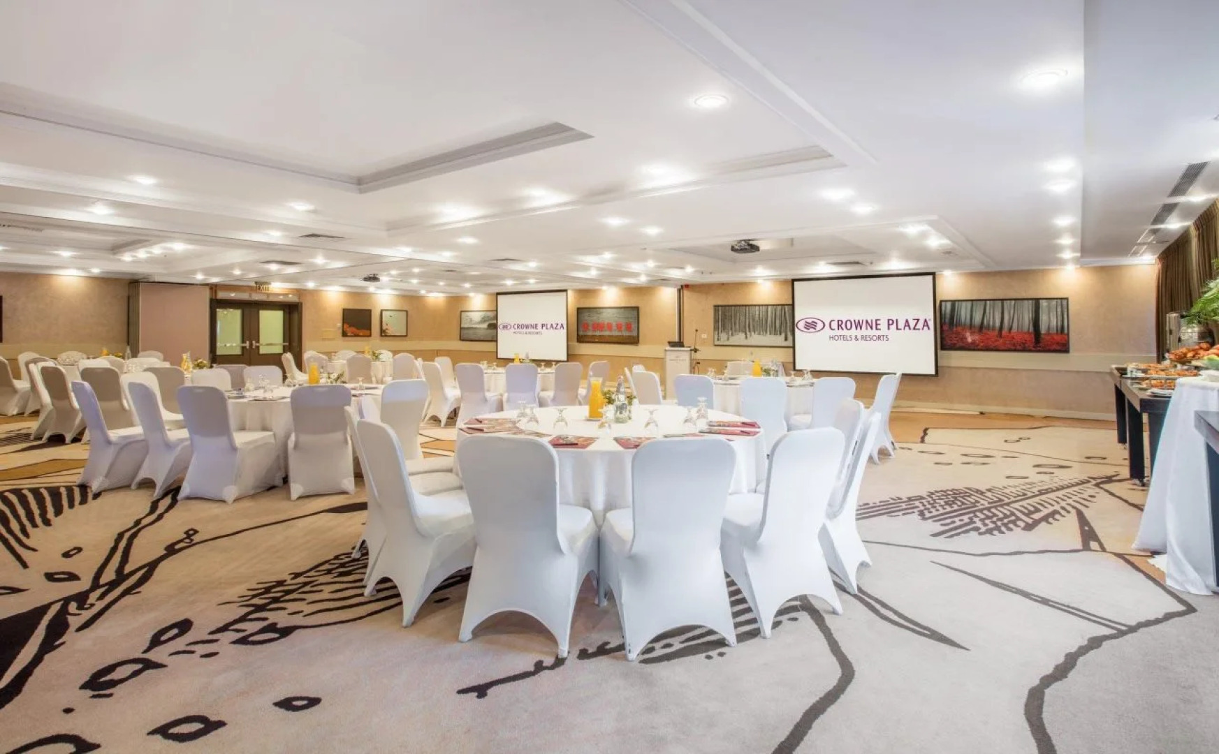 Crowne Plaza Tel Aviv Beach by IHG