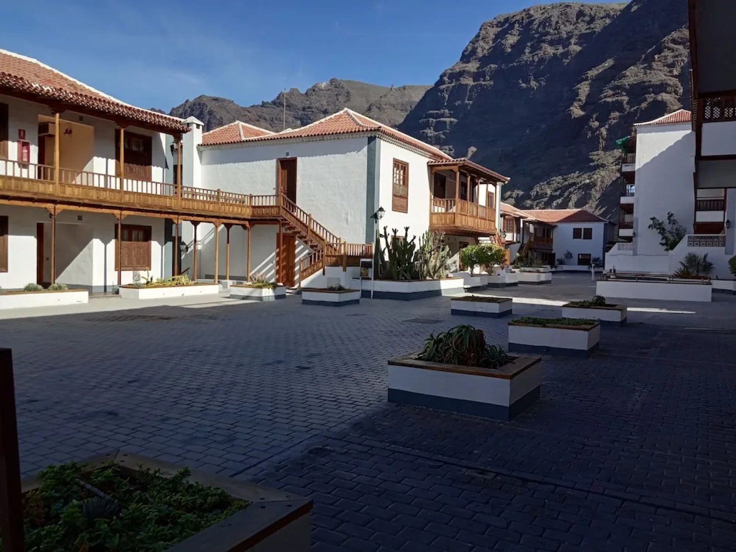 Poblado Marinero by Casa Azahar