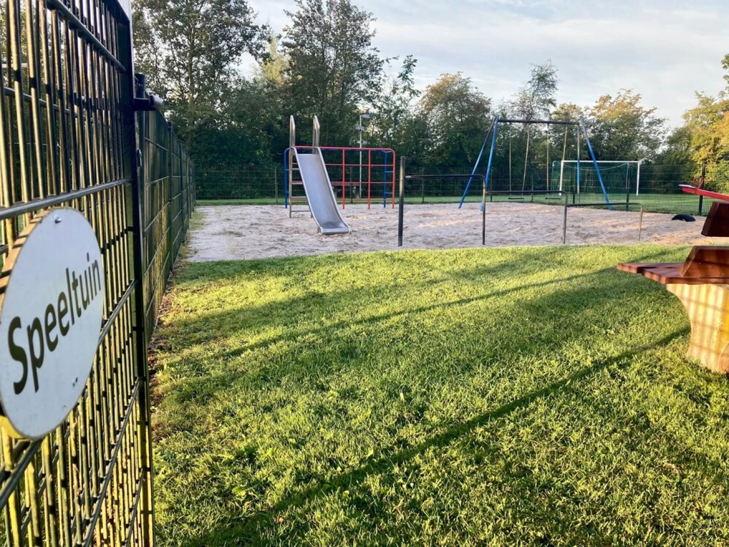 4pers - House w Sauna, Winter Garden & Fishing Pier in Front of the Lauwersmeer