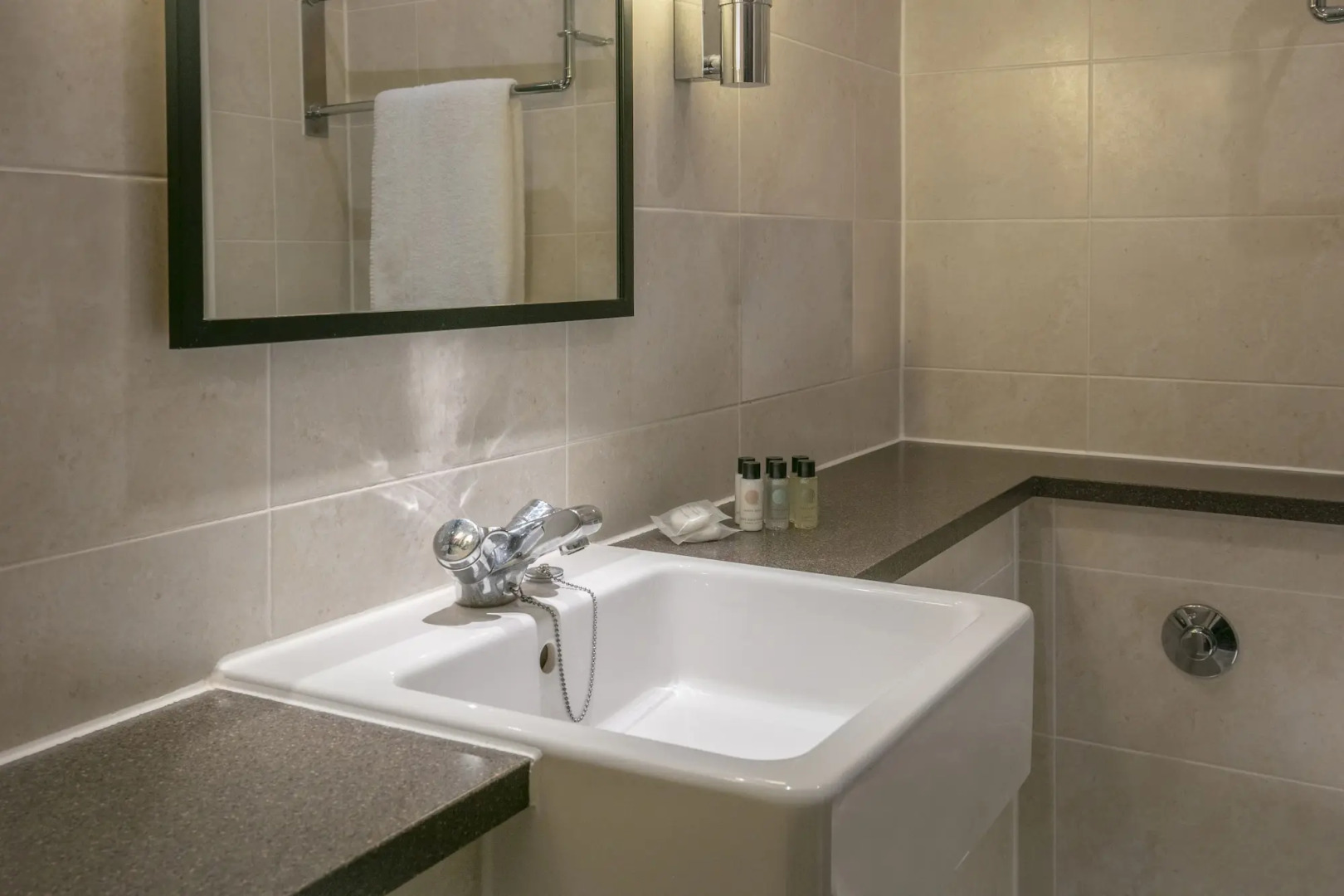 Stratford Manor Hotel