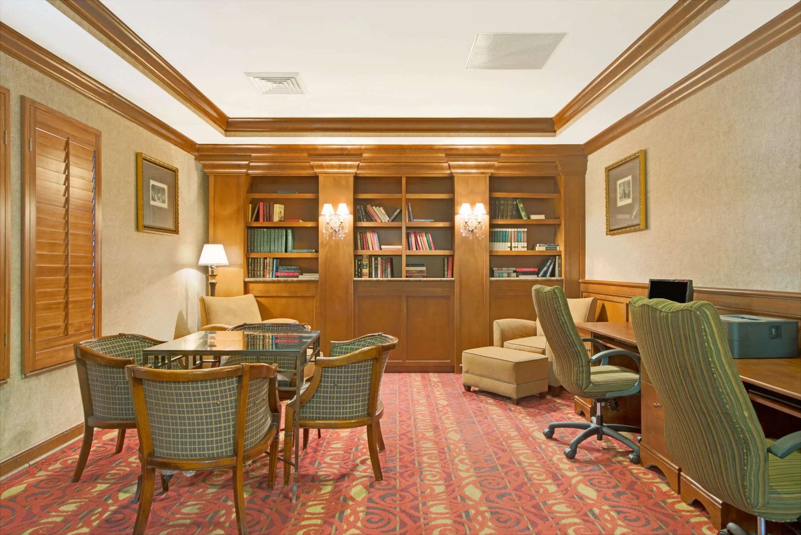 Days Inn and Suites by Wyndham St. Louis/Westport Plaza