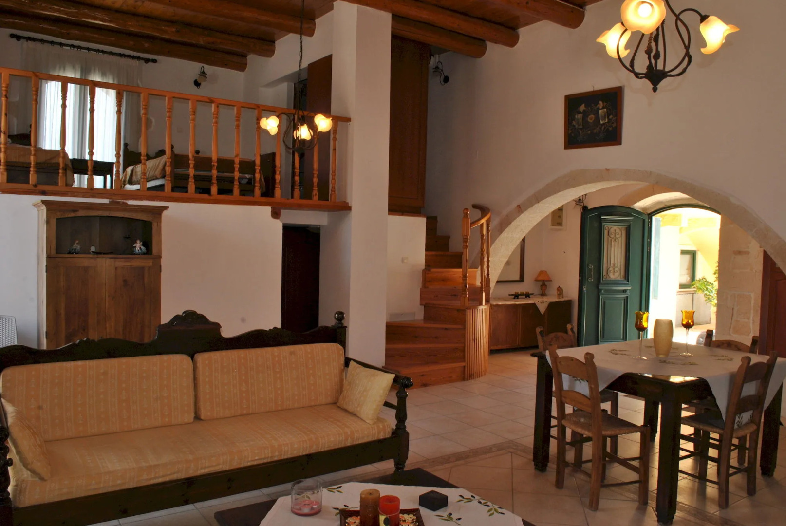 Skandalis Traditional Suites