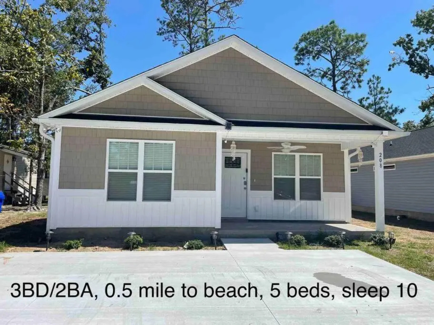 Sleep 10, NEW CONSTRUCTION home, half mile to beach, 3 BD 2 BA, 6 beds