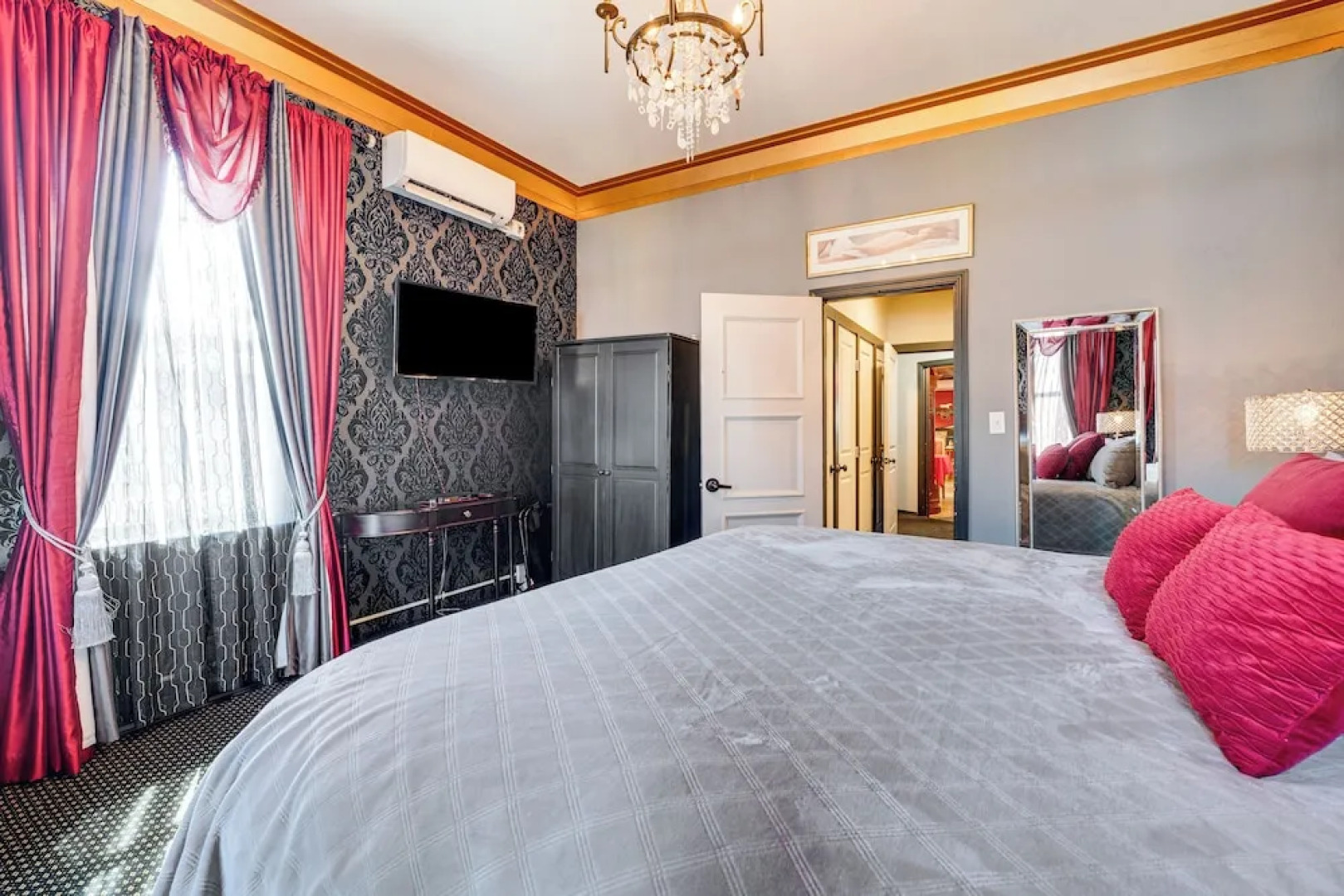 Saloon-style Prosser Loft in WA Wine Country!