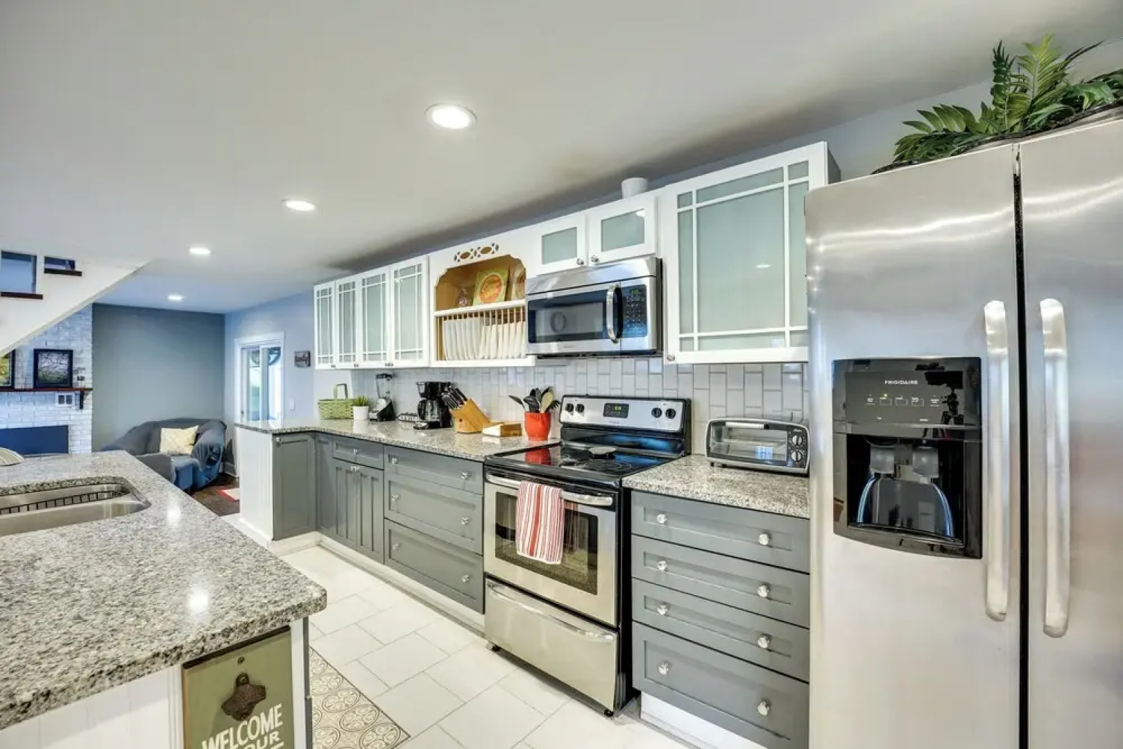 Renovated, Spacious Retreat in Union Pier!