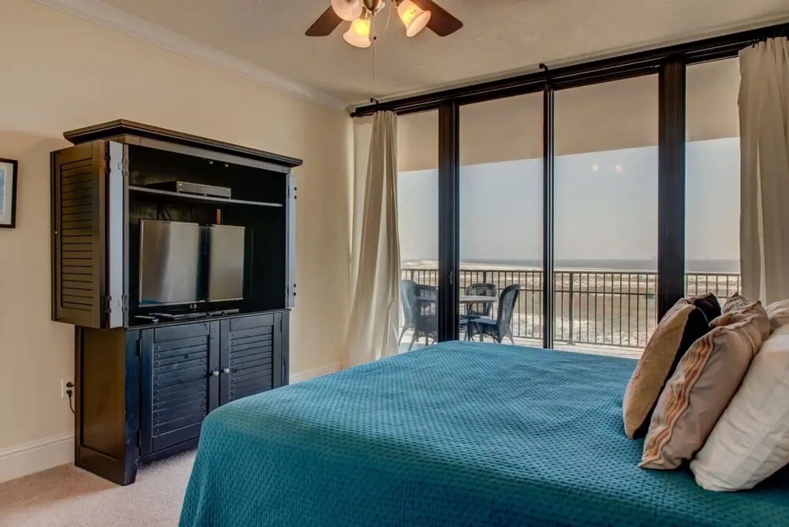 Holiday Isle Unit #307 - Gulf Front! No Roads To Cross. Covered Parking, Fitness Center, Tennis Courts, And Wifi 3 Bedroom Condo by Redawning