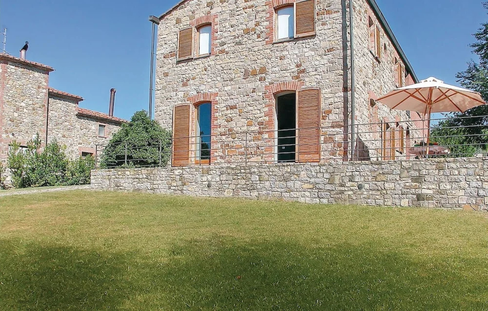 Amazing Home in Montegabbione TR With Wifi, Outdoor Swimming Pool and 6 Bedrooms