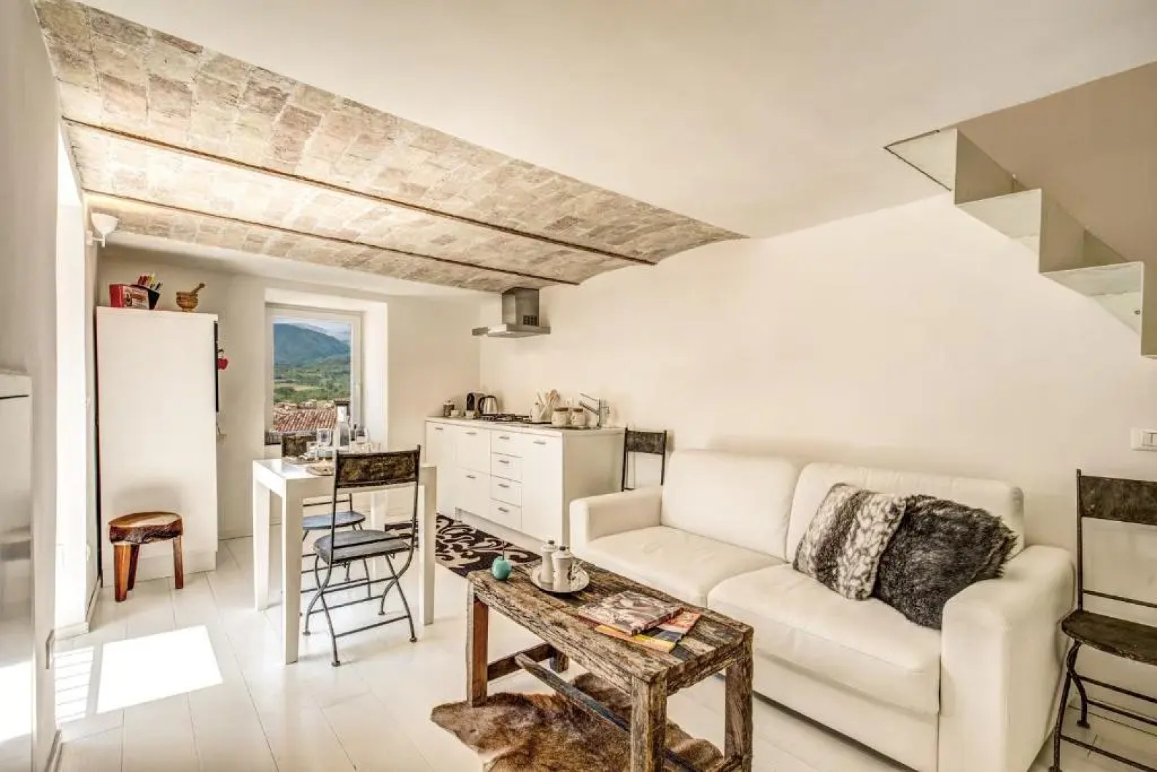 Appartamento di Design Con Vista Sui Monti