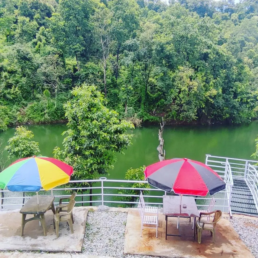 Begnas Lake front guest house