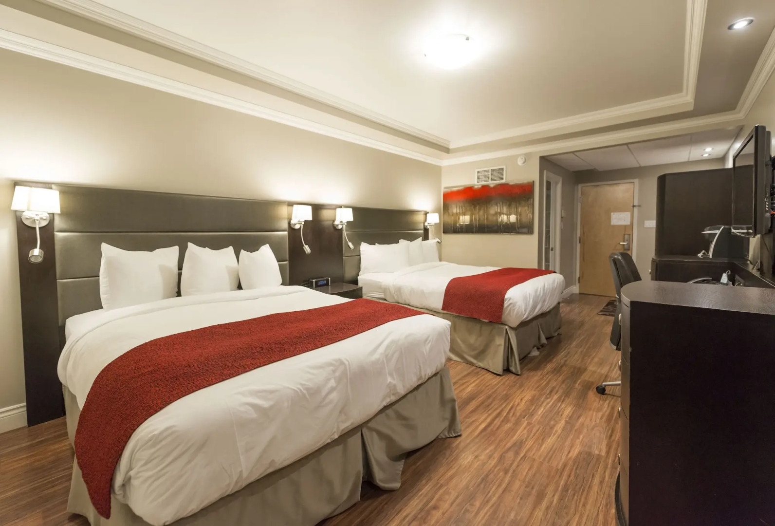 Hôtel & Suites Le Dauphin Drummondville