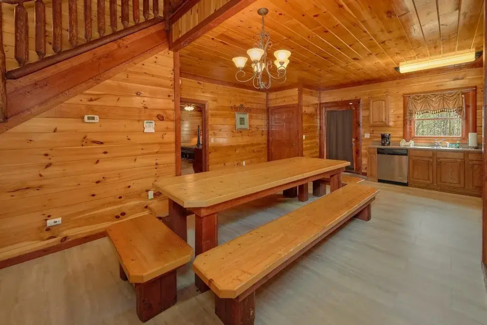 Pool Movie 1 Apartment 6