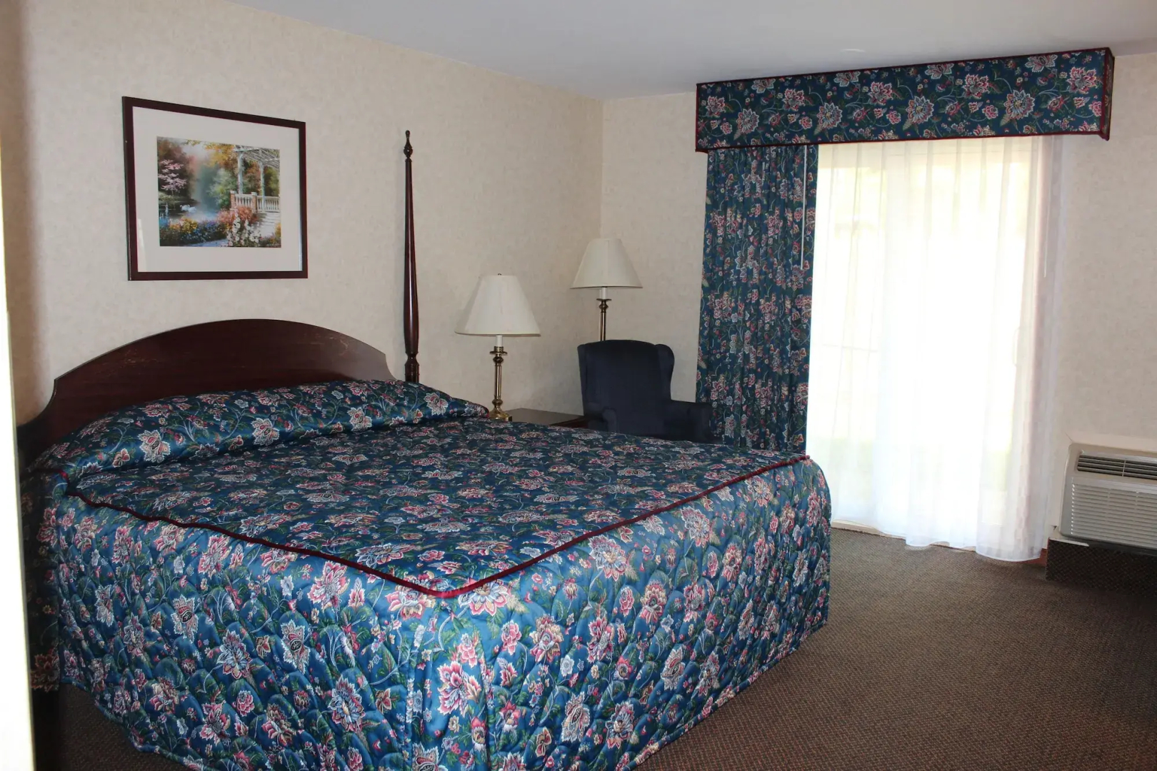 East Norwich Inn