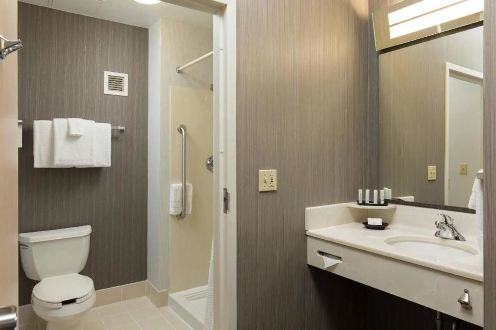 Courtyard by Marriott Kansas City East/Blue Springs