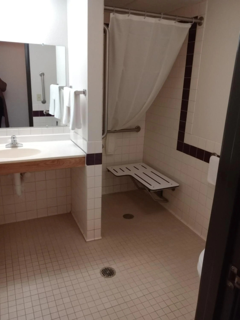 FairBridge Inn & Suites in Thorp, WI