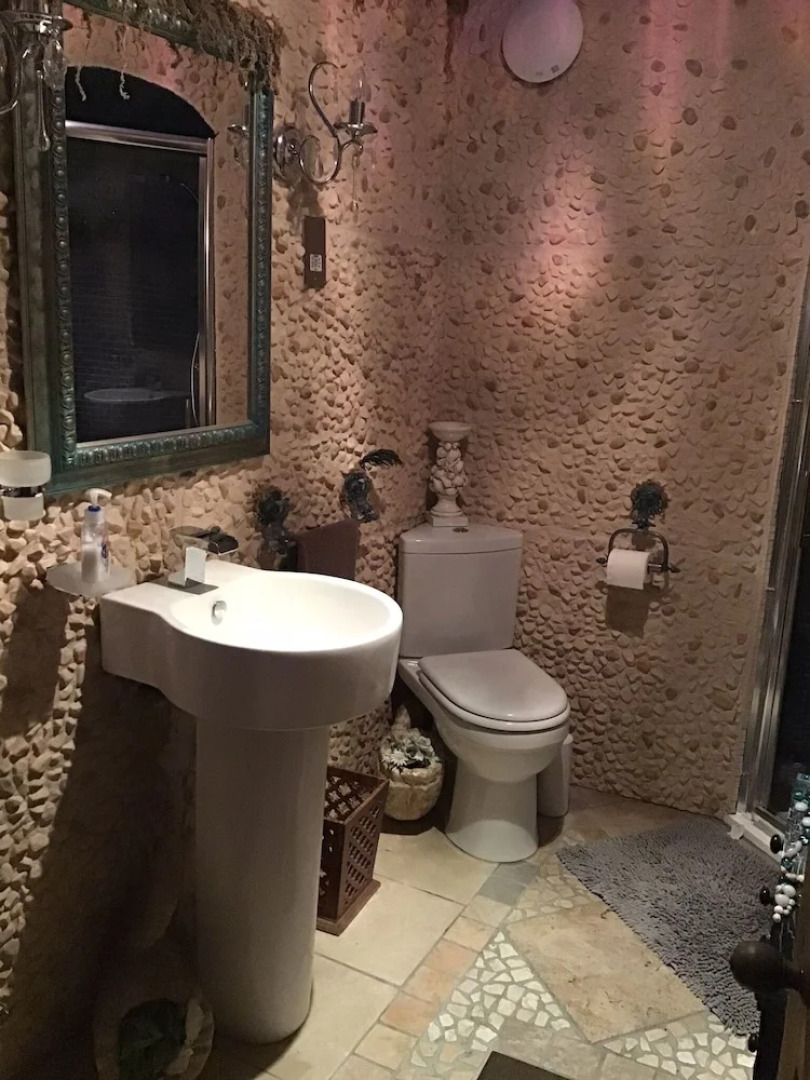 1940s Riverside Apartment