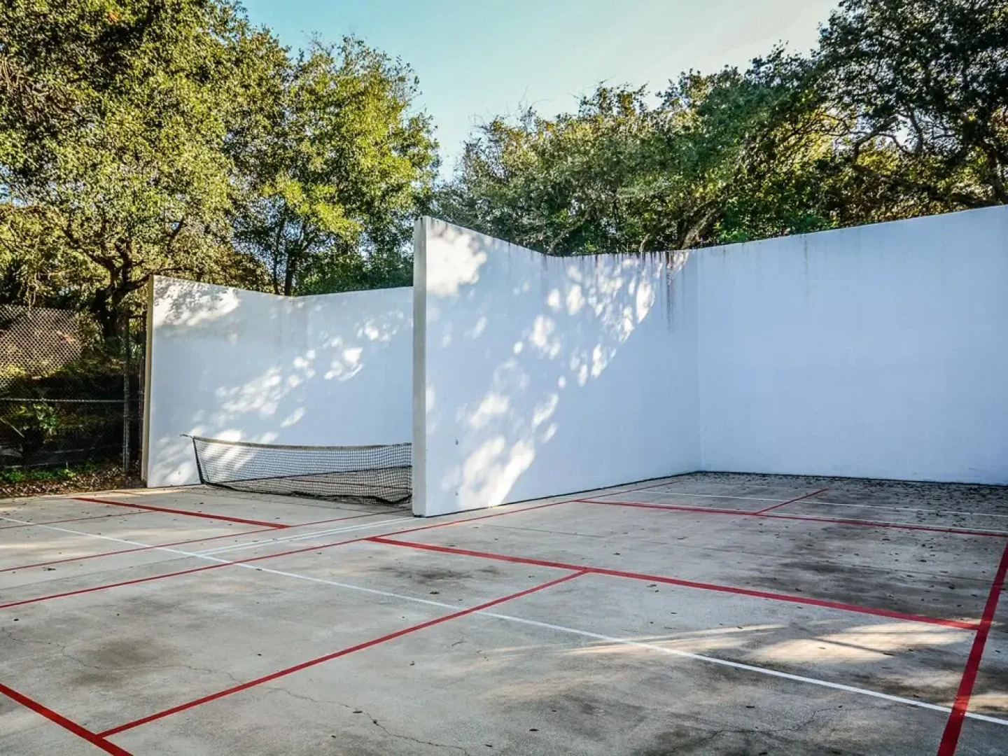 Tastefully Decorated Sea Woods Veranda Close to Pool Fitness Room Sv162