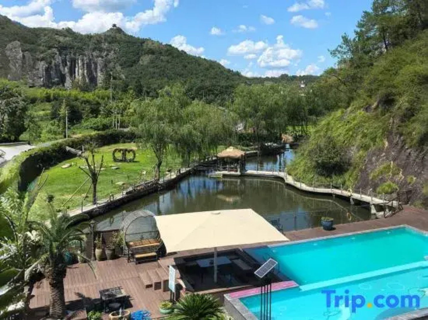 DI HU YUE SHE light luxury hotel