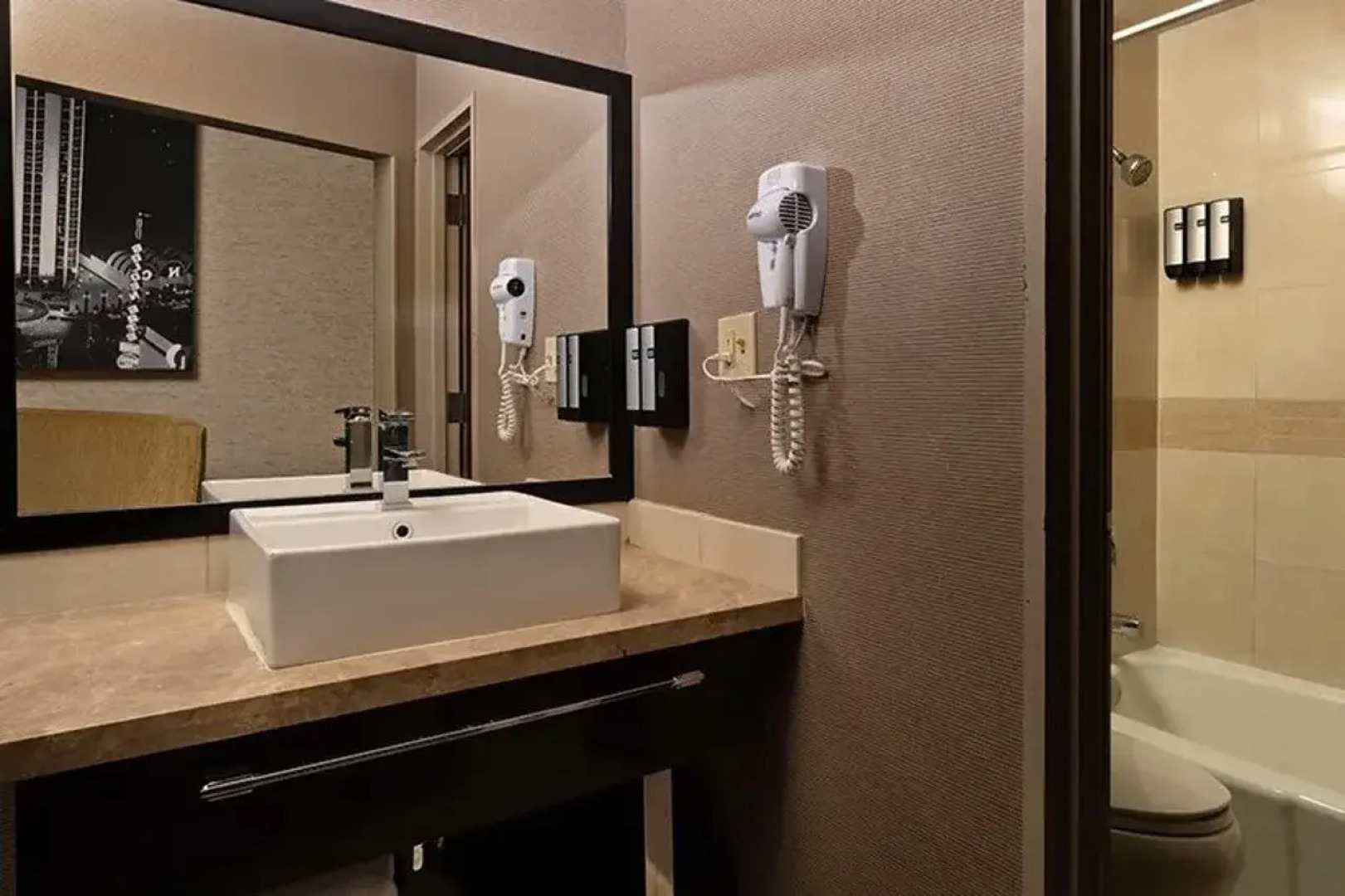 Отель Plaza and Casino