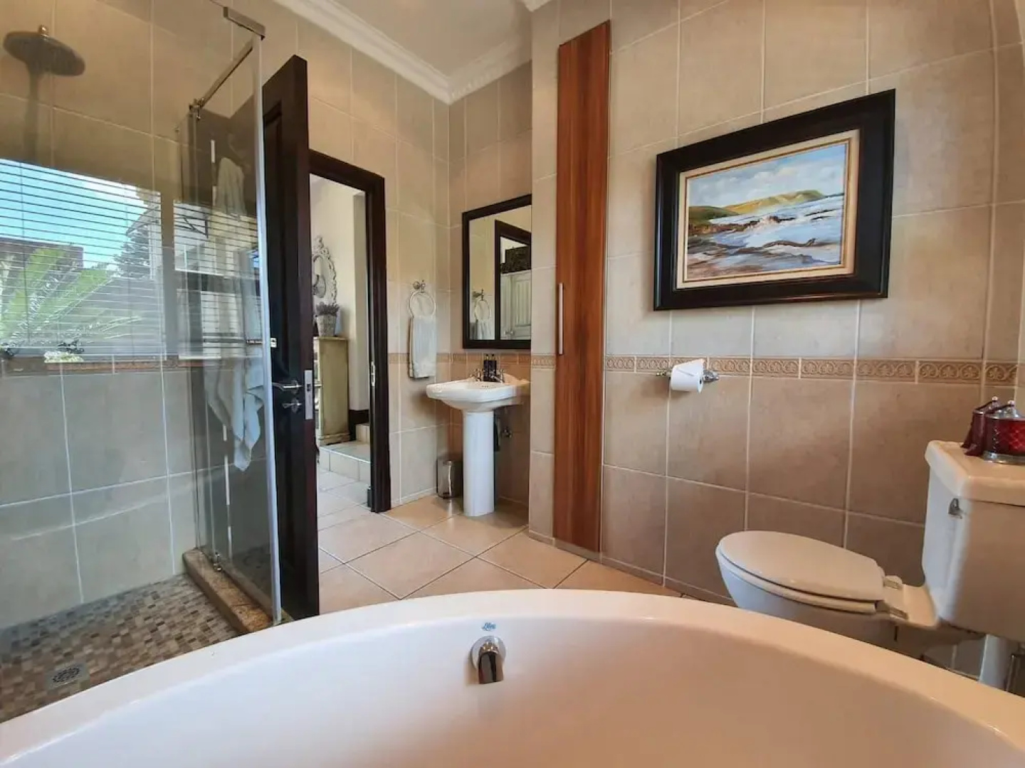 Or Tambo Airport Holiday Home