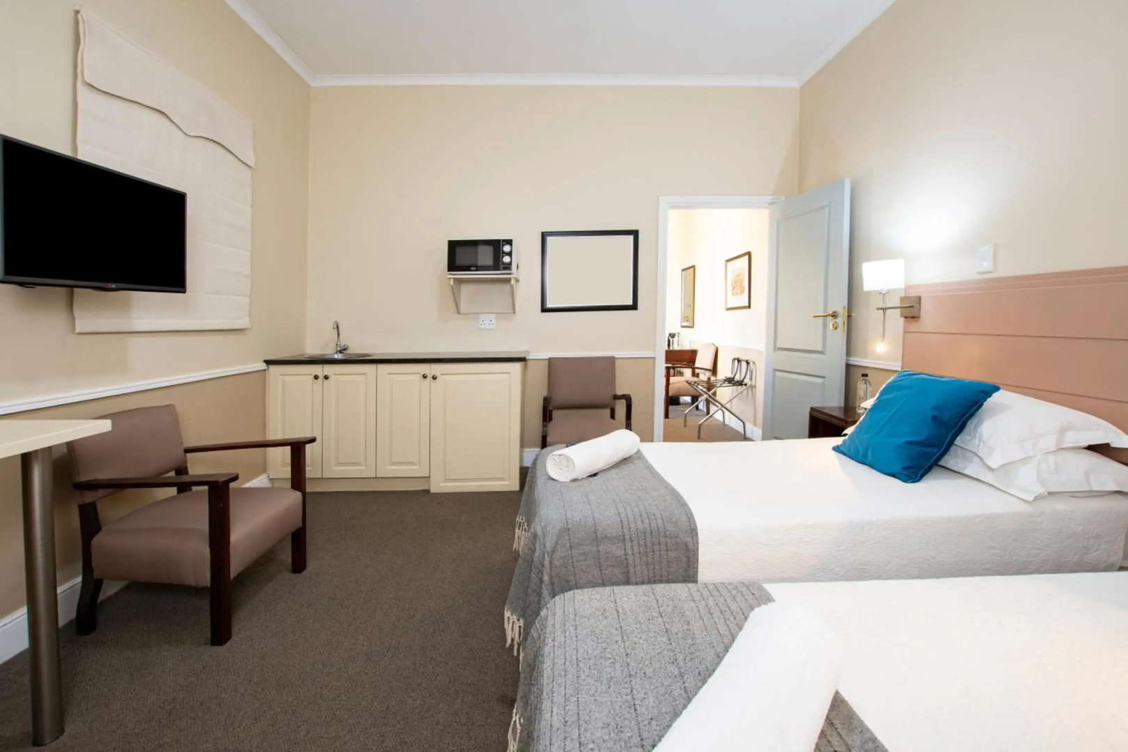 Queen’s Hotel by BON Hotels