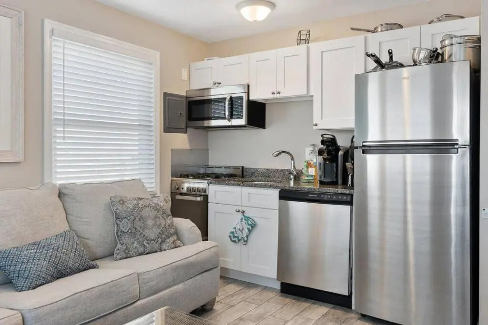 Catch some Rays Parking 2 blocks from Beach