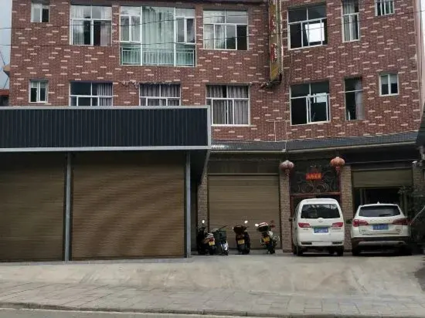 Jinping Tang's Hotel